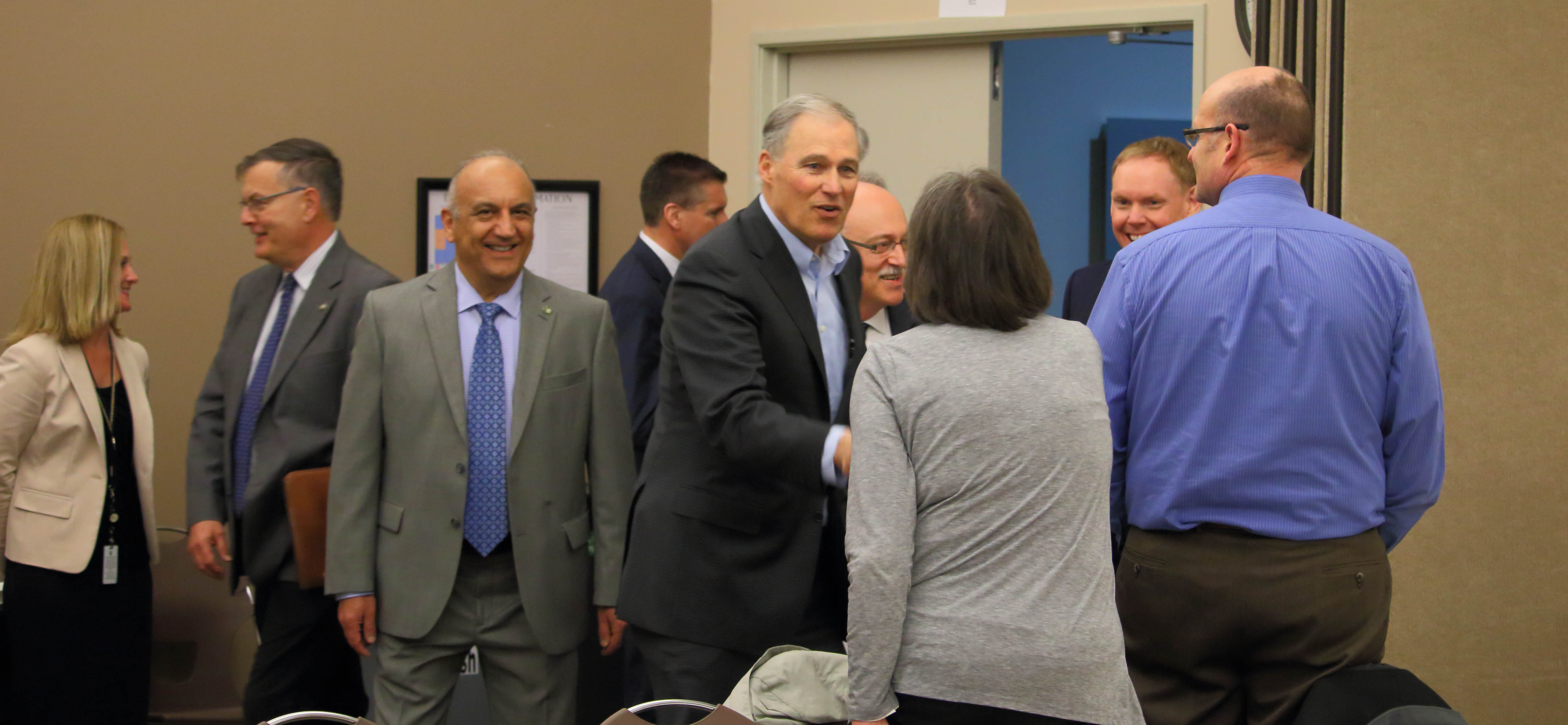 Governor Inslee visits ESD 112 to learn more about successful STEM Network